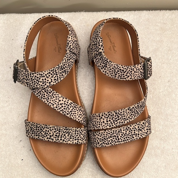 NWOT Universal Thread - Women’s Patterned Platform Sandal - 8.5 - Picture 4 of 8